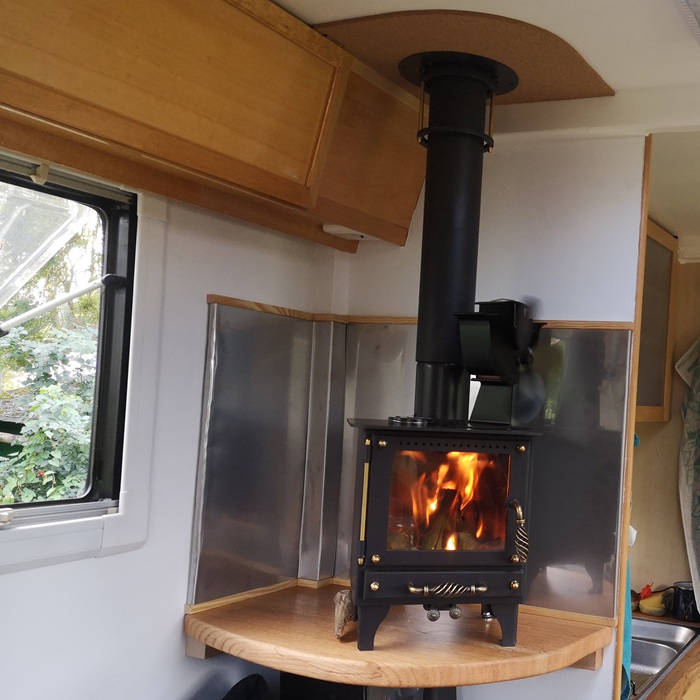 tiny-stove-teleskop-kamin-7